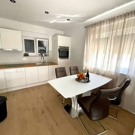 Villa Lux